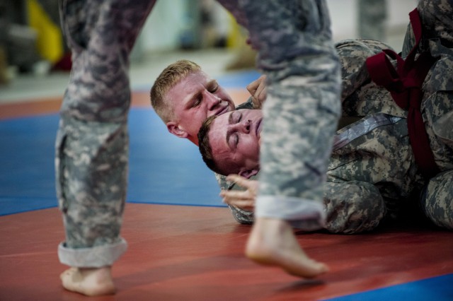 Best Warrior Soldiers battle during combatives tournament
