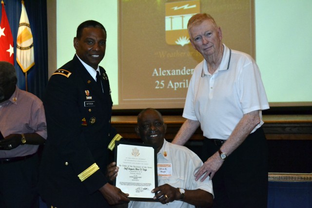 Signal Soldiers reconnect at Fort Gordon after decades