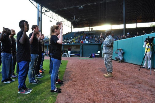 Sand Gnats host next generation of Soldiers