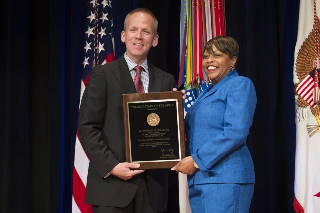 2014 Secretary of the Army Awards honor military, civilian personnel