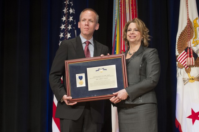 2014 Secretary of the Army Awards honor military, civilian personnel
