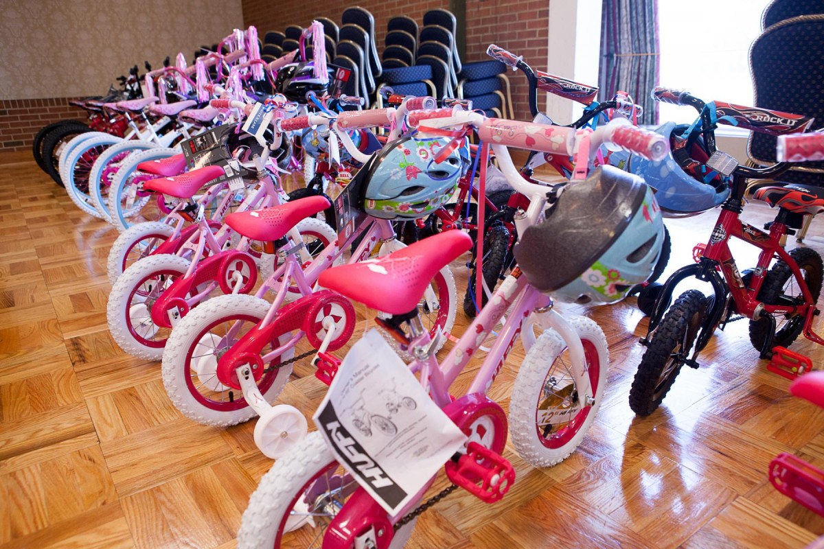 Bike giveaway caps Month of the Military Child | Article | The United ...