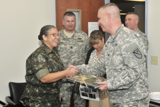 Texas Guardsmen share response lessons with Brazilians