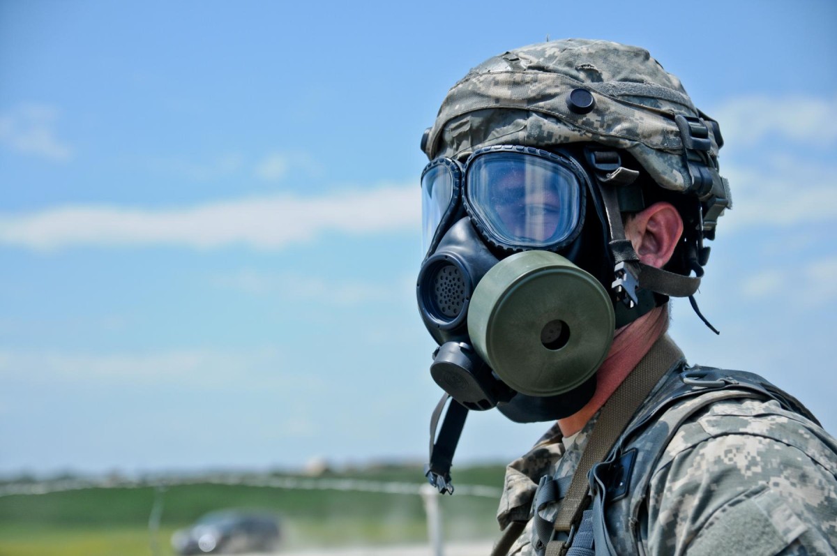 US Forces train to repel volatile solvent attack | Article | The United ...