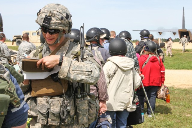 Paratroopers train to evacuate noncombatants