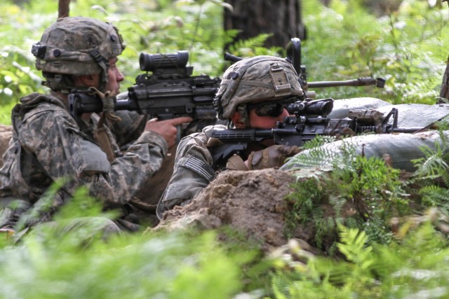 4-25 Soldiers train to defend ground