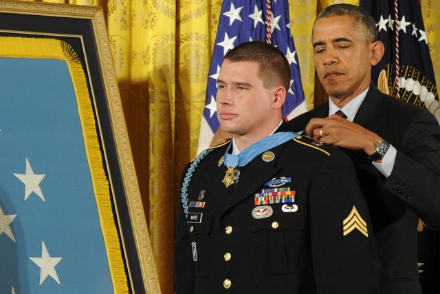 White receives the Medal of Honor