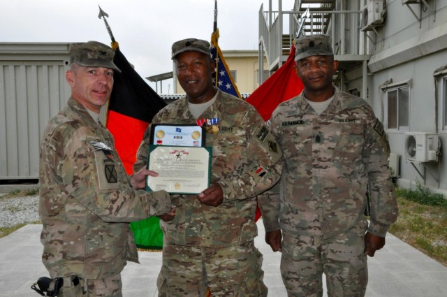 Lt. Col. Dickerson receives Bronze Star medal