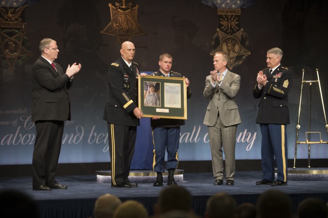 White inducted into Pentagon's Hall of Heroes