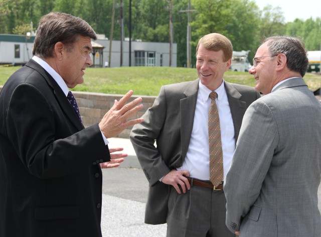 Maryland congressman visits Army chemical-biological team