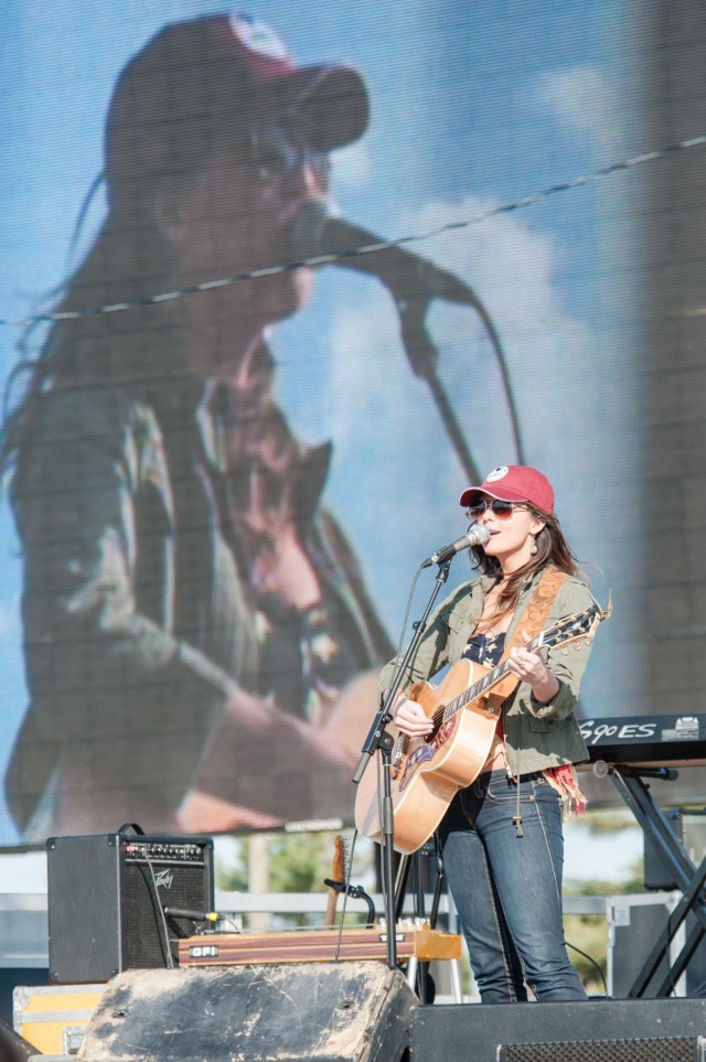 Big and Rich play concert for Screaming Eagles