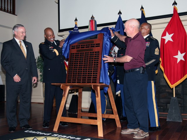 Maj. Gen. Wyche, Congressman Forbes laud devoted government workers