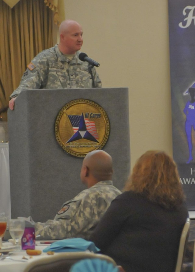 Fort Hood honors military and civilian heroes