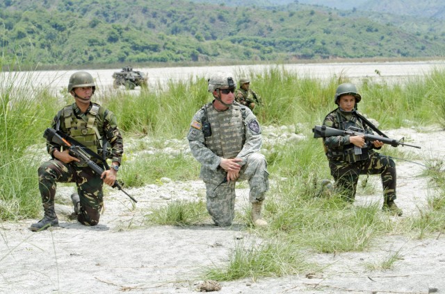 Arrowhead Soldiers return to JBLM following successful completion of multi-national mission in Philippines