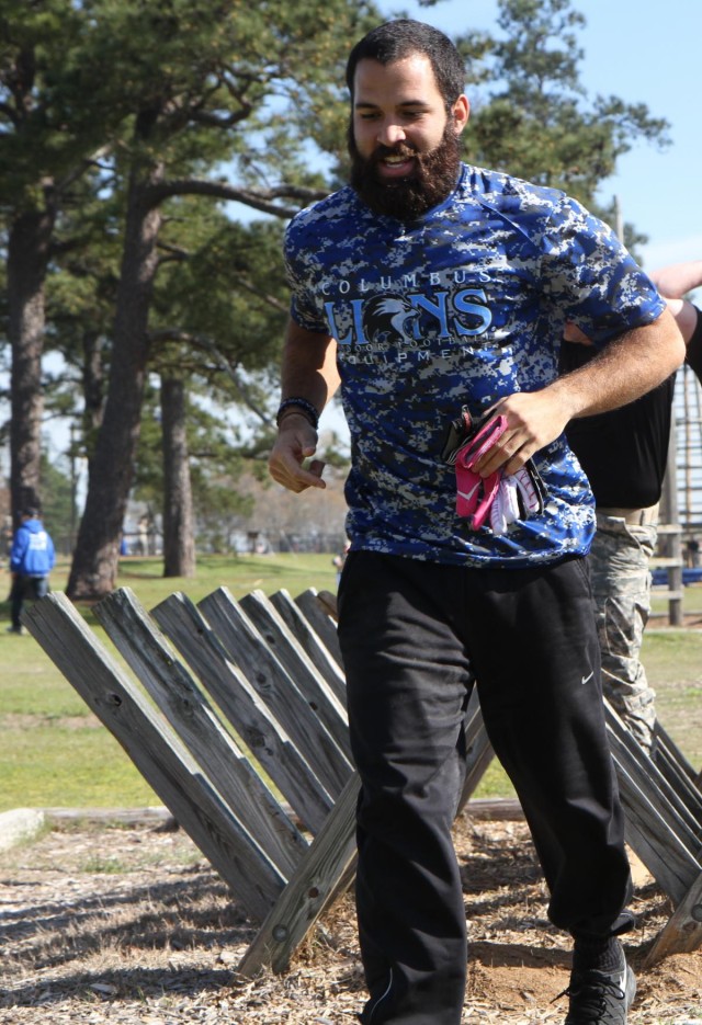 'Dog Face' soldiers, Columbus Lions tackle obstacle course