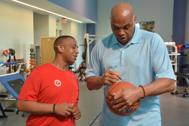 Charles Barkley visits BAMC