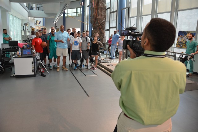 Charles Barkley visits BAMC