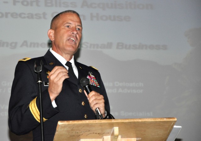 Fort Bliss shares acquisition forecast with area businesses