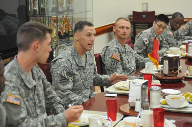 Maj. Gen. Vandal visits Thunder Inn to talk to 70th BSB Soldiers