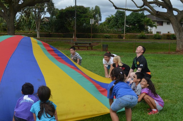 Engineer Soldiers participate in elementary school 'GET FIT' program