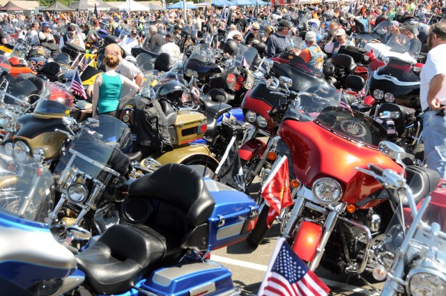 Tens of thousands draw attention to POWs, MIAs as part of Rolling Thunder XXVII