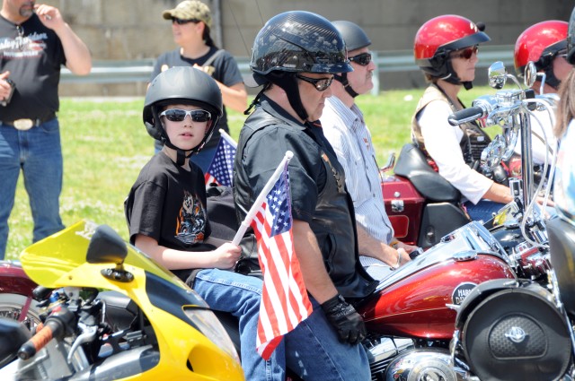 Tens of thousands draw attention to POWs, MIAs as part of Rolling Thunder XXVII
