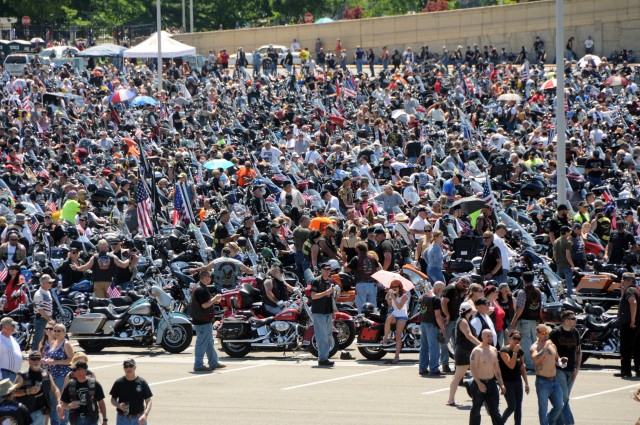 Tens of thousands draw attention to POWs, MIAs as part of Rolling Thunder XXVII