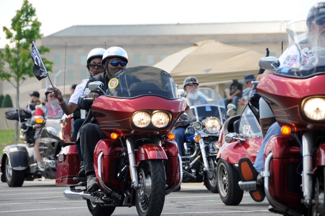 Tens of thousands draw attention to POWs, MIAs as part of Rolling Thunder XXVII