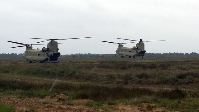 US, Canadian and Polish soldiers train for allied airborne operations