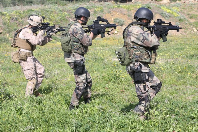 US, Spanish Marines train together in Sierra del Retin