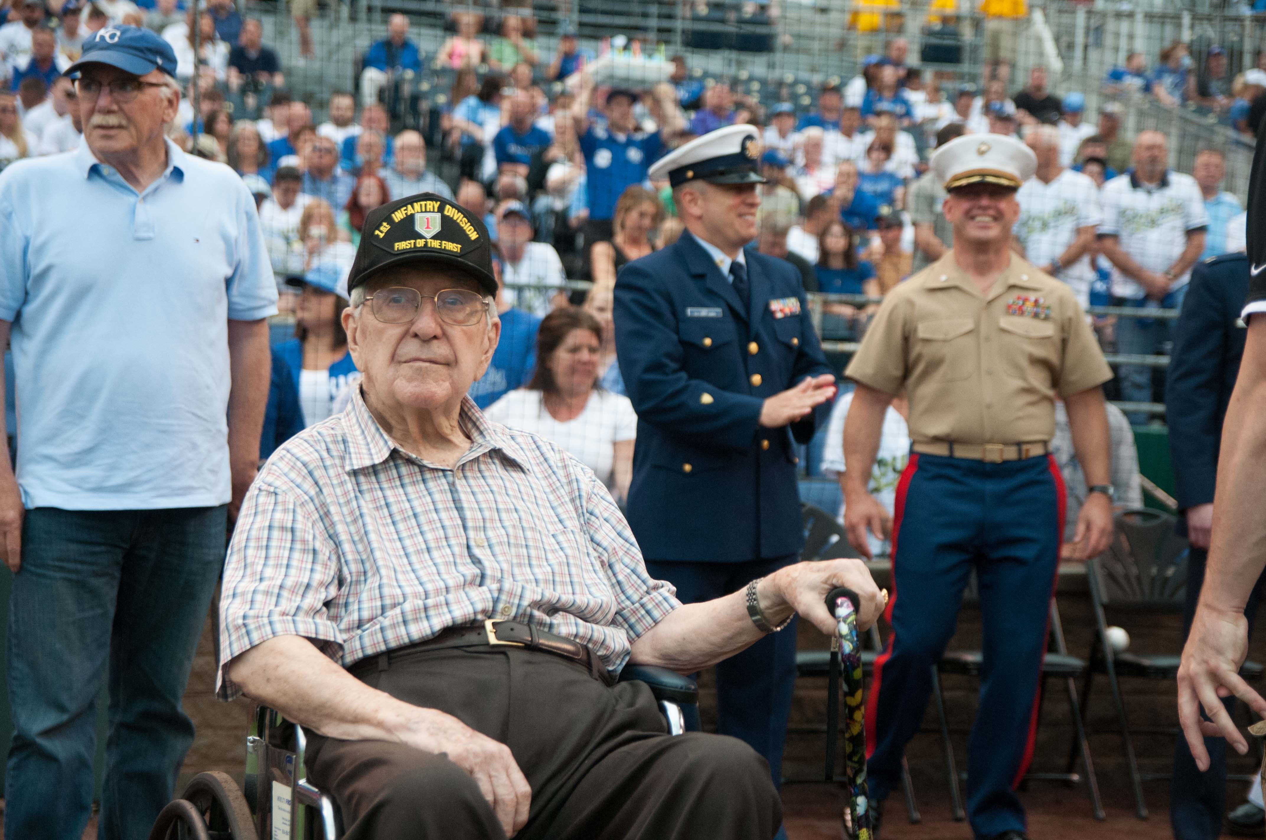 Kansas City Royals will honor their veteran groundskeeper with his