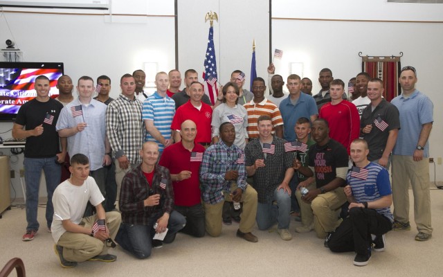 US Soldiers gain citizenship