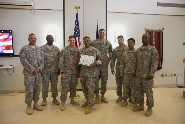 US Soldiers gain citizenship