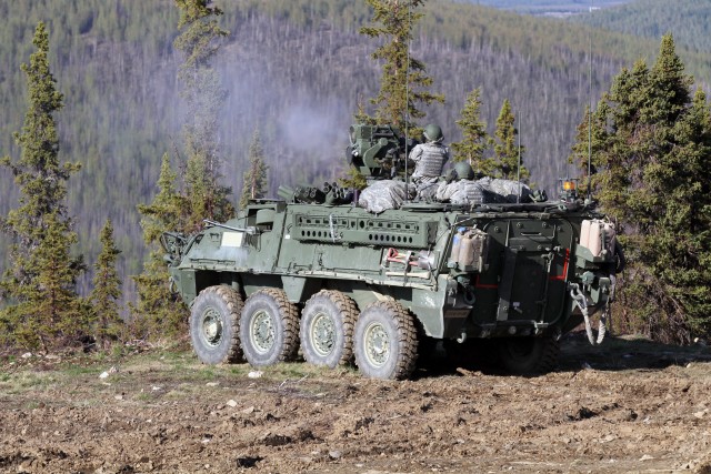 Strykers traing with Air Force