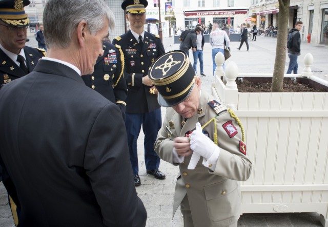 SecArmy meets proud colonel in France