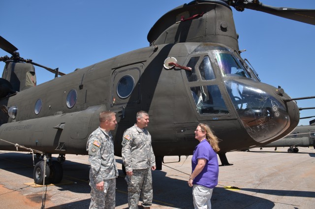 Older Chinook helicopters auctioned to commercial buyers