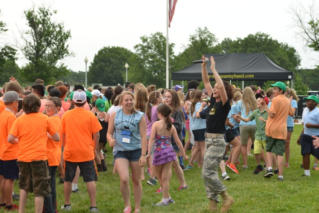 Thousands join Army's Vice Chief of Staff at Twilight Tattoo