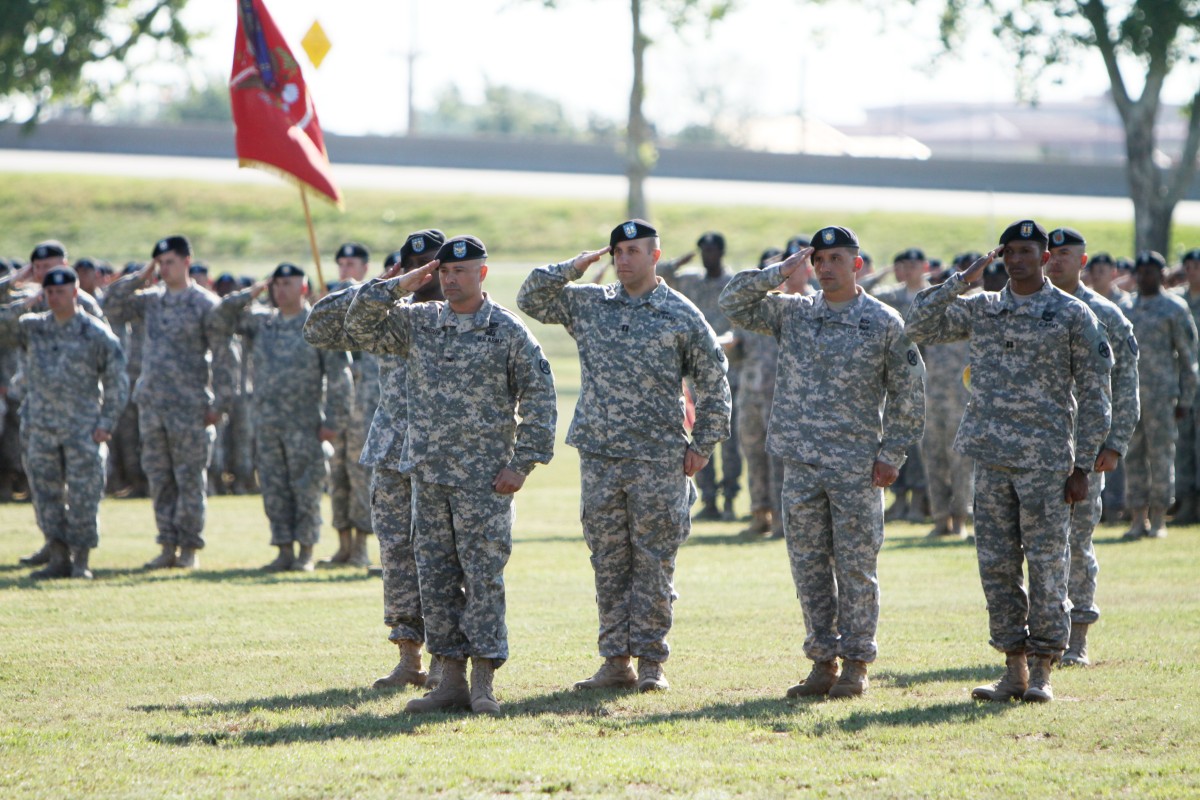 428th FA Brigade welcomes new commander | Article | The United States Army