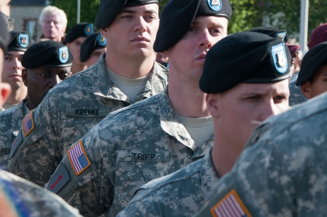 'Big Red One' participates in Carentan memorial dedication