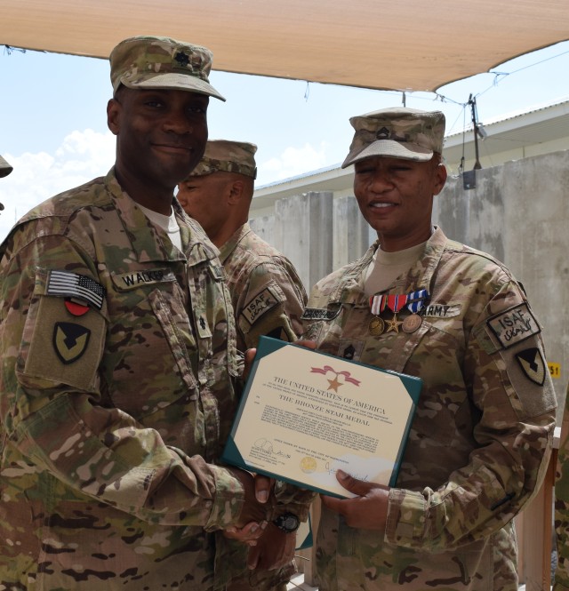 3-401st AFSBn DET 14 Soldiers receive end of tour awards