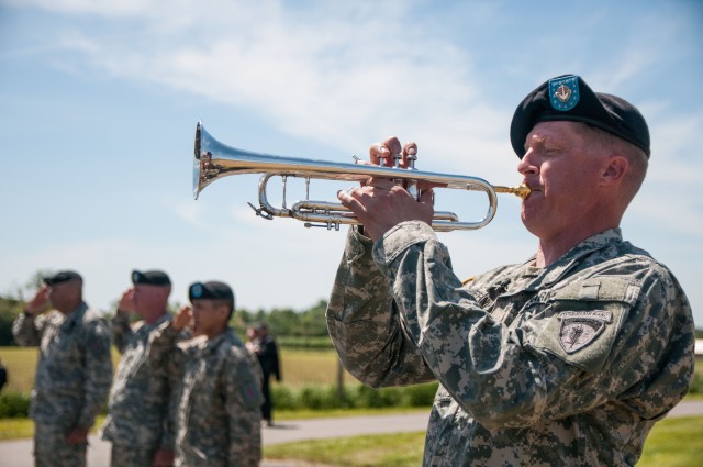 'Big Red One' commemorates D-Day at Omaha Beach