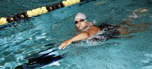 Sgt. Kadina Baldwin practices the long stroke for the 2014 U.S. Army Warrior Trials