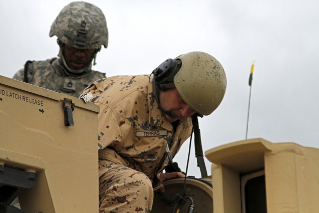 Ironhorse Brigade shares gunnery skills with Estonian chief of defence