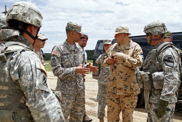 Ironhorse Brigade shares gunnery skills with Estonian chief of defence