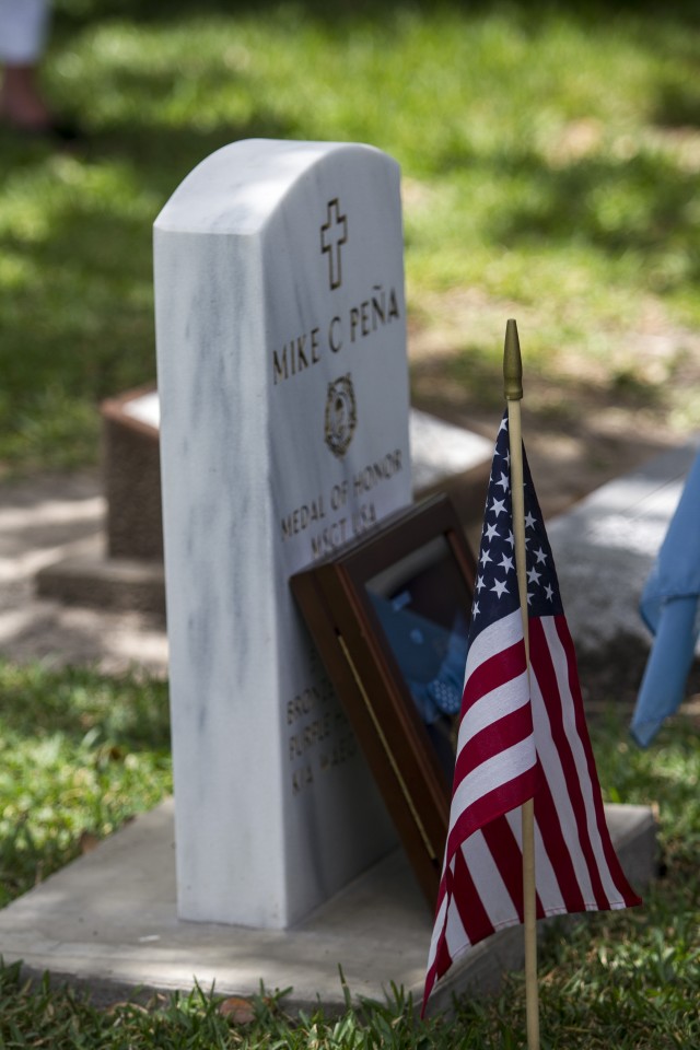 Valor walk, Community honor First Team Medal of Honor Trooper