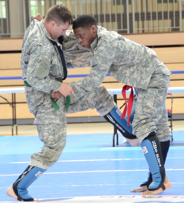 Combatives Tournament tests competitors' mental, physical toughness