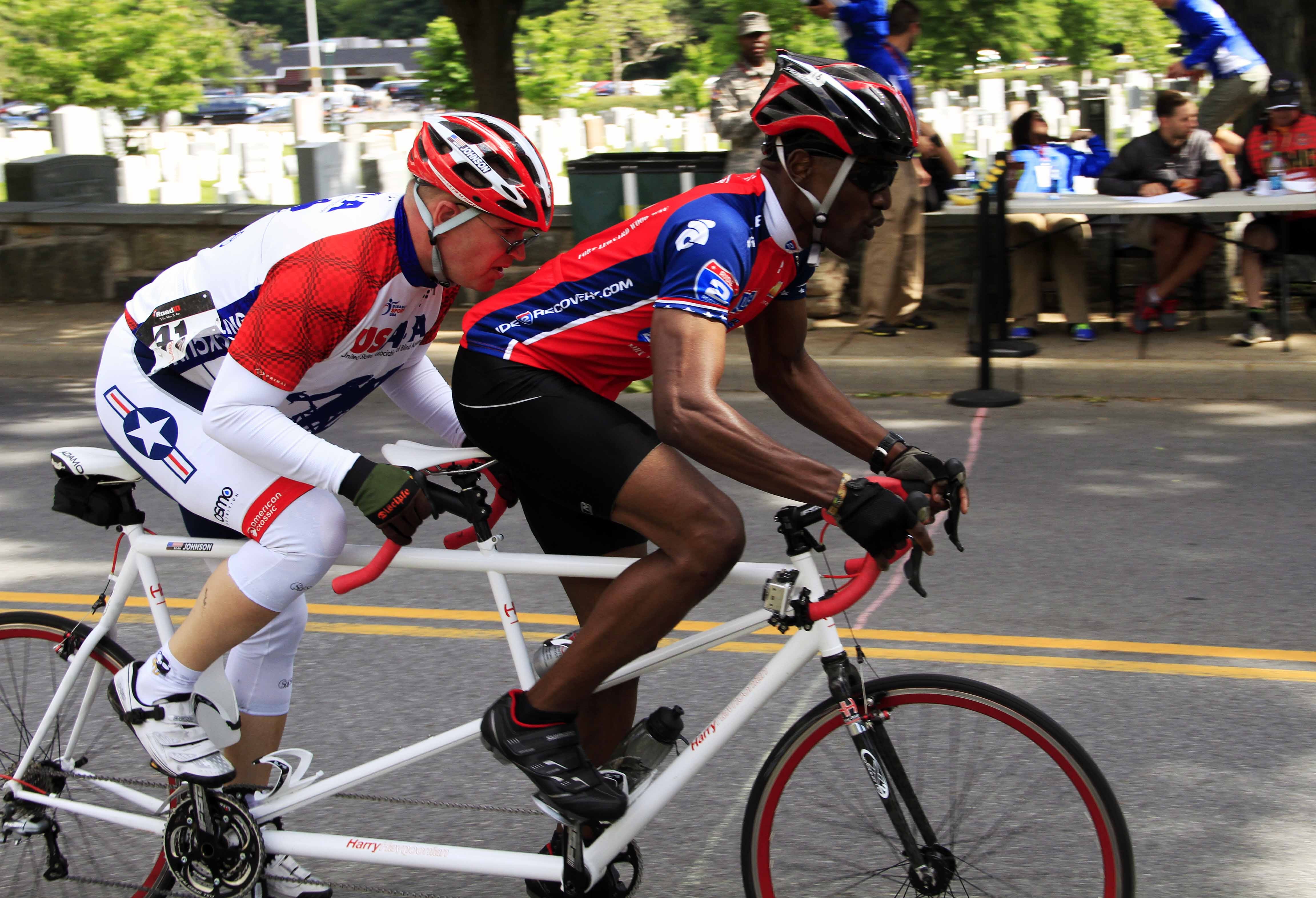 tandem bike race