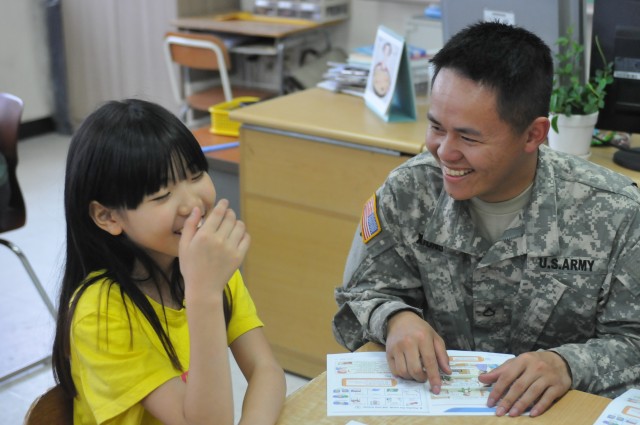 Guns Battalion gives and receives cultural experience