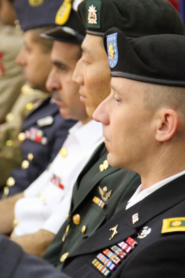 US Army major graduates from Kuwaiti command and staff college
