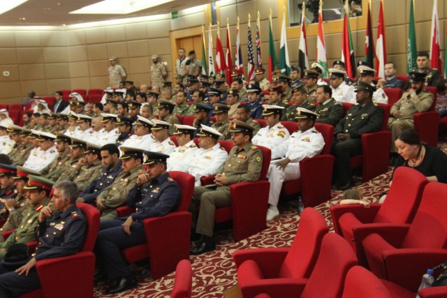 US Army major graduates from Kuwaiti command and staff college